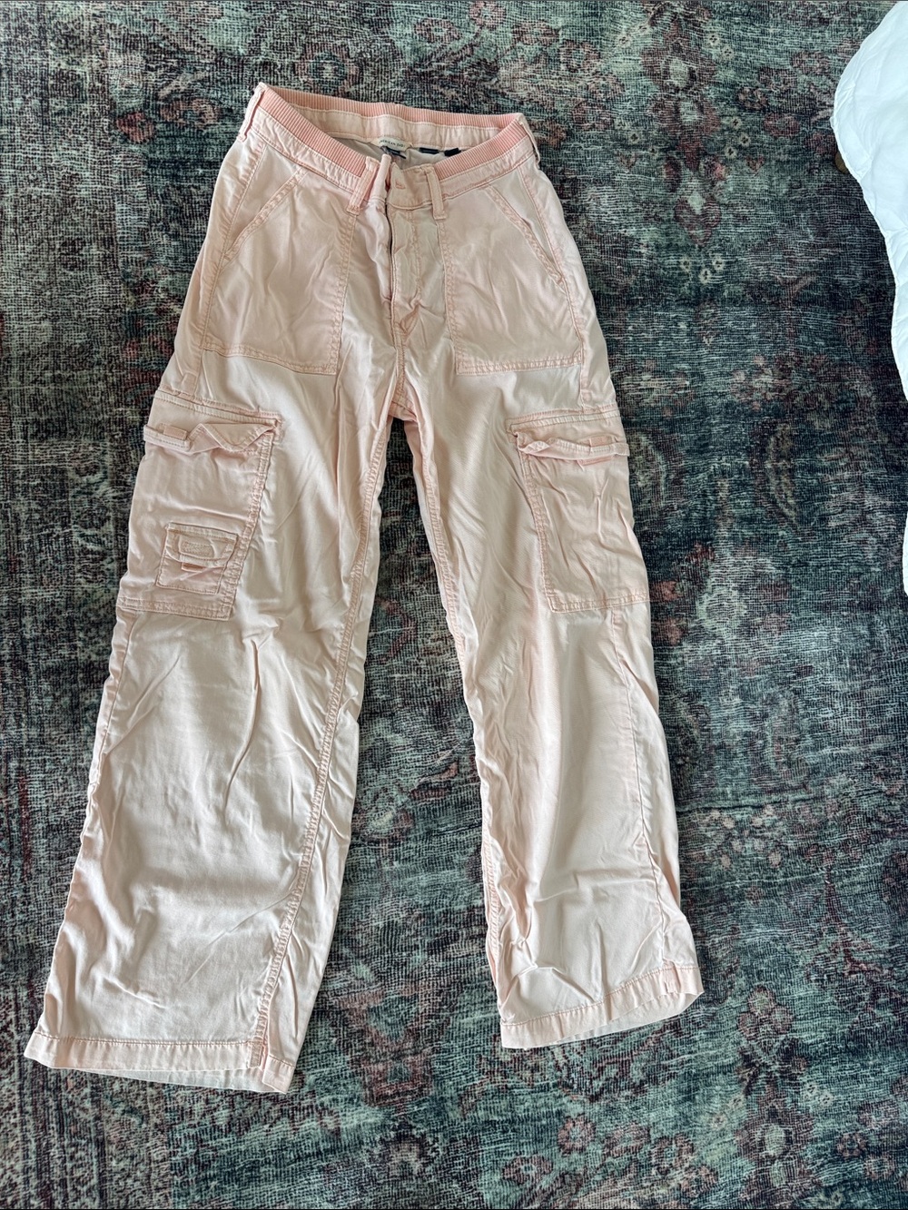 American Eagle Outfitters Light Pink Wide-Leg Cargo Jeans